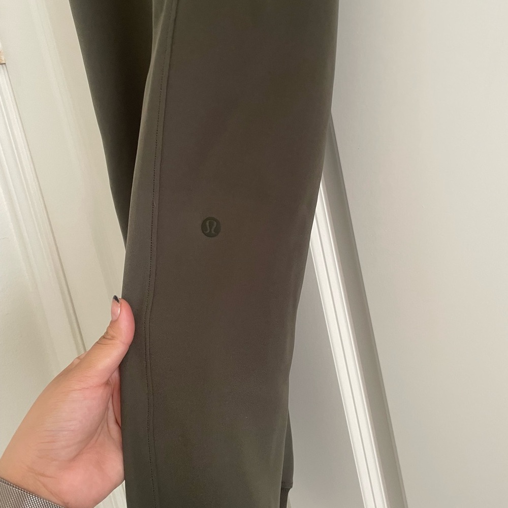 Lululemon stretch high rise jogger *crop length